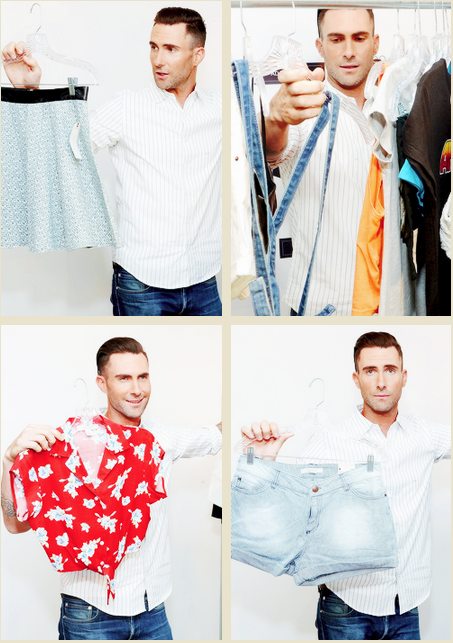 MaroonFiveArg's tweet photo. .@adamlevine mostrando su nueva colección :) http://t.co/niBnjoPEAT