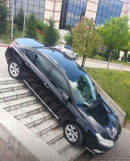 muratsuleyman's tweet photo. Burası KOÜ her şey gerçek! @unikocaeli http://t.co/HzXmsUPiEL