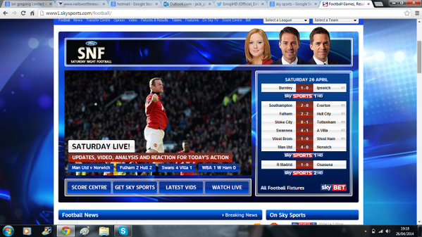 Official_Emoji's tweet photo. fair play although it was Norwich giggs has got off to a good start http://t.co/GM3xTpF8x7