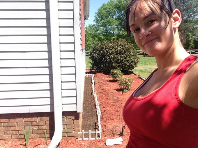 Just finished my sunflower garden http://t.co/2qFUlUU7EO<a href="/tag/bestfriendswhenever"class="tags"><span>#bestfriendswhenever</span></a>