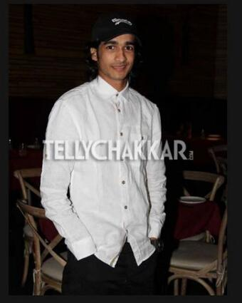 SwaronFC's tweet photo. Happy Sunday tweepies...:* http://t.co/9gt05gae3W
