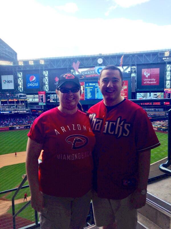 BennettDwosh's tweet photo. Sibling love at the @Dbacks game today! #DbacksFanPhoto #GoDbacks http://t.co/tLZorsQJTD