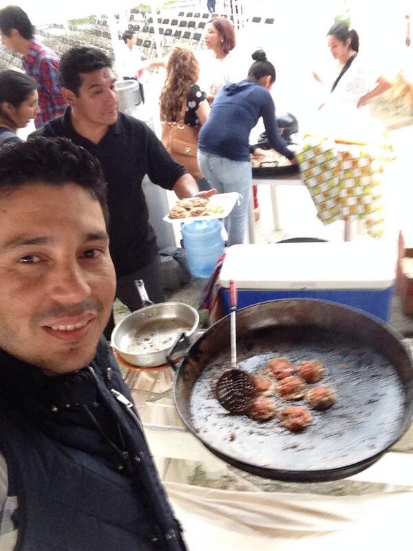 luisangelelfla's tweet photo. Esperando mis garnachas acá en san Cristóbal de las casas http://t.co/3PggrVz5LI