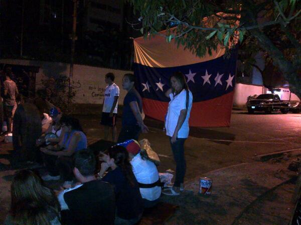 GochosCity's tweet photo. Sin miedo, así esta Montalban, La Villa 7pm #26A http://t.co/efWP09U3sr"