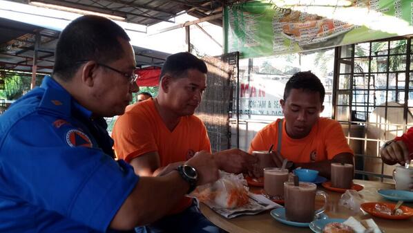 syifaz13's tweet photo. Minum pg bersama @JpamKualaMuda Jemput minum @JPAMKOTASETAR23 @JPAMtwiter @Moqta70 http://t.co/suqRUVsZ7V