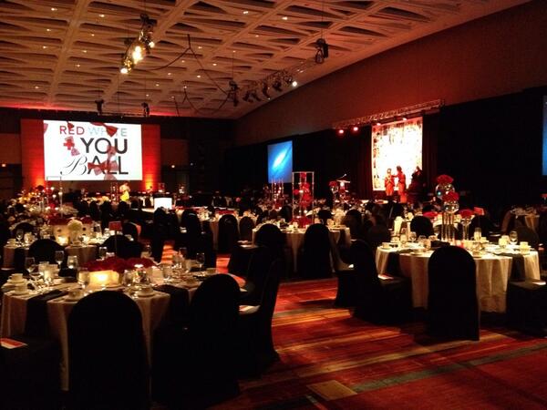 breebree983's tweet photo. @RedCrossBall the ballroom looks so beautiful!  My picture doesn't even do it justice! #RedCrossBall http://t.co/idDjKiL0O3