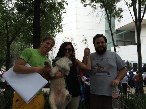 Jeffreys13's tweet photo. #CadenaHumana http://t.co/evEBbtXkf1