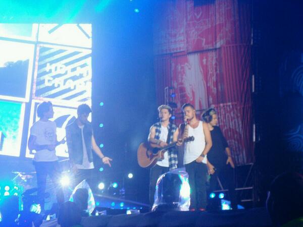 kattvc's tweet image. My boooys &amp;lt;3 yesterday #onedirectionincolombia #wwatincolombia #onedirection #wwat