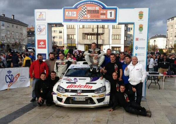 ARVidalRacing's tweet photo. Foto de Familia de ARV. Gracias a todos por el apoyo, Es fantástico ganar, y mejor aún casa, con toda la aficion...!! http://t.co/zIVwVp8pqw