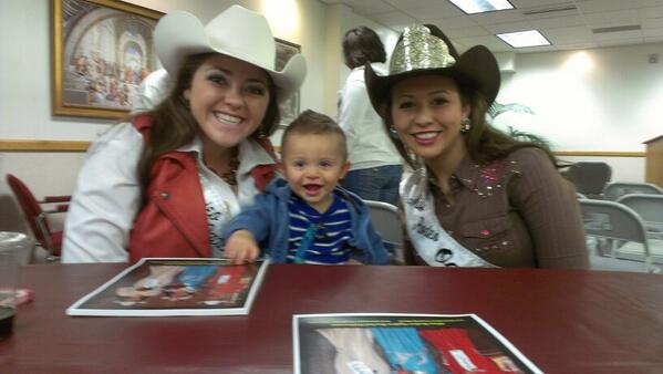 dfb311's tweet image. Hanging with Ogden Rodeo Royalty #Stevenshenager #springintocollege