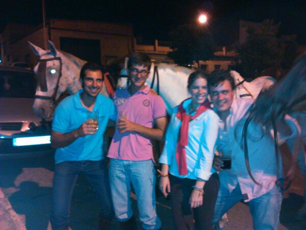 Davidpozoc's tweet photo. De jarana @Franbenjumea91 @frantorres8982 @Mariaflamencaa @alvarocuco http://t.co/38A38cWFCB