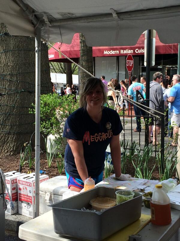 krzyz74's tweet photo. Getting some @Meggrollmania at spring fest in shirlington. Delicious as always! http://t.co/exsS69uTXC