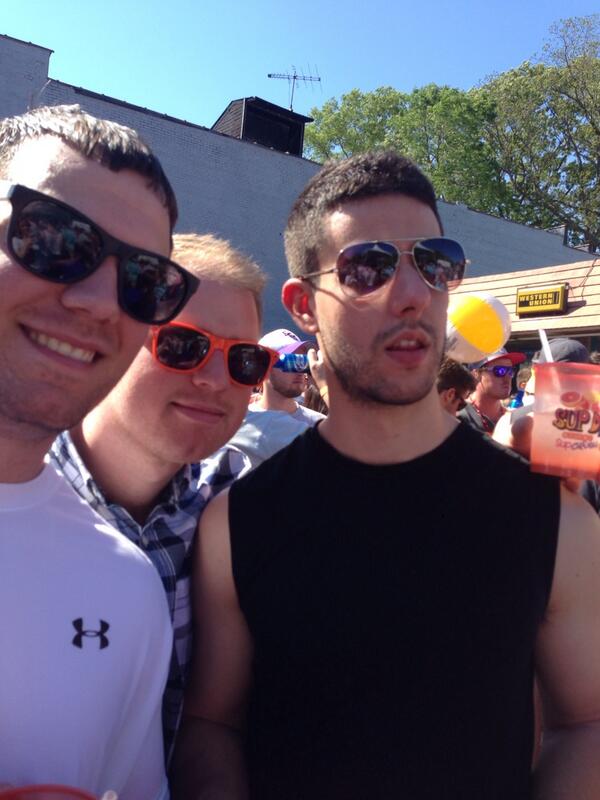 kquatt's tweet image. These doggies are jammin! #supdogs @OthelloBT @matt_valdez @BlueShortsLIFE