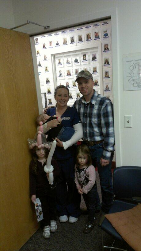 dfb311's tweet image. It's a family affair on campus in Ogden! #stevenshenager #springintocollege