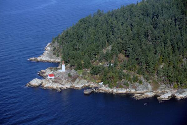 Krispen_Ships's tweet image. @TheNewOcean The pic I took of #PointAtkinson lighthouse last March