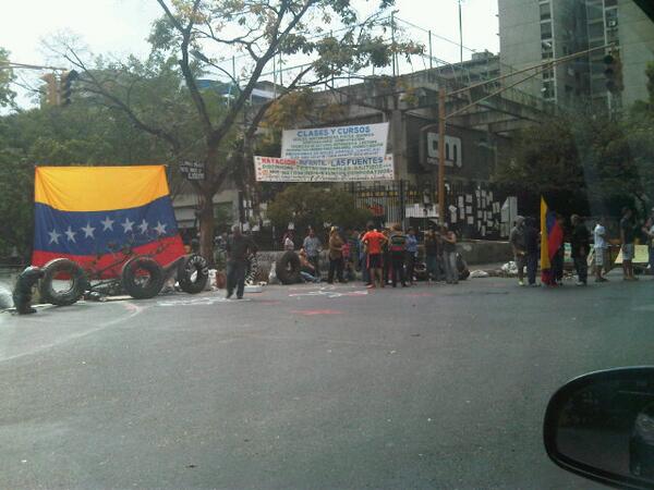 eutrafico's tweet photo. RT @carlitosl23:  ASI ESTA MONTALBAN A ESTA HORA 3:50pm #26A.  http://t.co/0nfh62wYUN