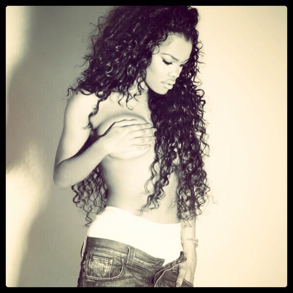 Watch Gz.Est.Dec31st.91''s leaked NSFW photo on TwXstars