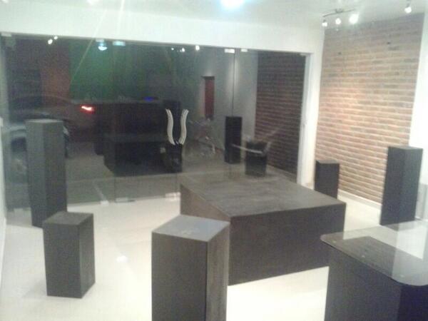 luisangelelfla's tweet photo. Una primicia de las florerías FRANCO'S http://t.co/9MK5BbwnNu