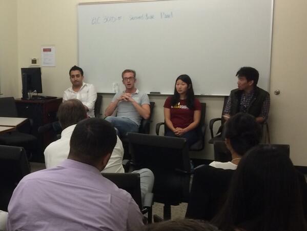 uscftmba16's tweet photo. Admit Weekend breakout sessions RT @USC_aMBAssadors: Second Years dropping knowledge #uscftmba16 #uscftmba14 http://t.co/doYWevU0XC