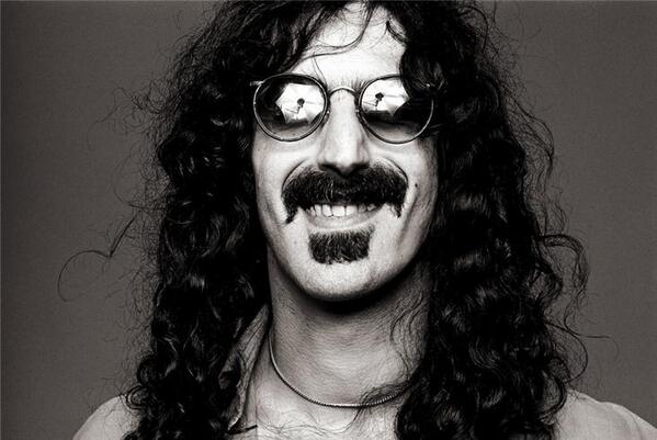 BeppeFolli's tweet photo. “@JLPizarro_: "Frank Zappa by Norman Seeff, 1976" http://t.co/01UDIiLi11" (via @Retro_Co @danylovescats)”