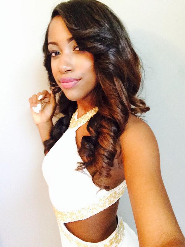MaterialBarbie_ tweet picture
