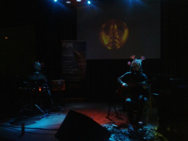 persianbrown's tweet photo. @teatremagnetic a la @salazero! http://t.co/SR587Lw90F