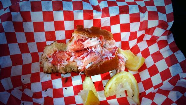 ZachDAnderson's tweet photo. What's happening is this!!  Thank you @thetasteofmaine...art walk in Little Italy,  lobster and beers...  amazing!! http://t.co/quLxGvhGKA