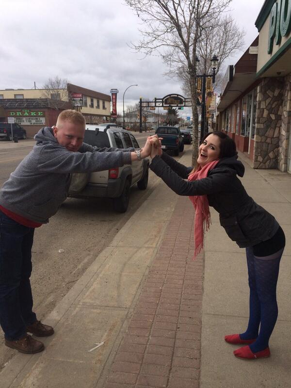 TeamVectorr's tweet photo. Human arch by the Olde Town Beverly sign #PIKERoadRally2014 @PIKEROADRALLY http://t.co/IyUsMG70Rc