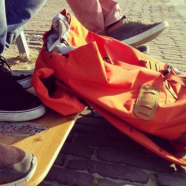 madebyjulian's tweet photo. #nike #nikesb #skateboarding #burton #backpack #longboard #scheveningen #surf #offday #relax #latergram http://t.co/am3iSPe091