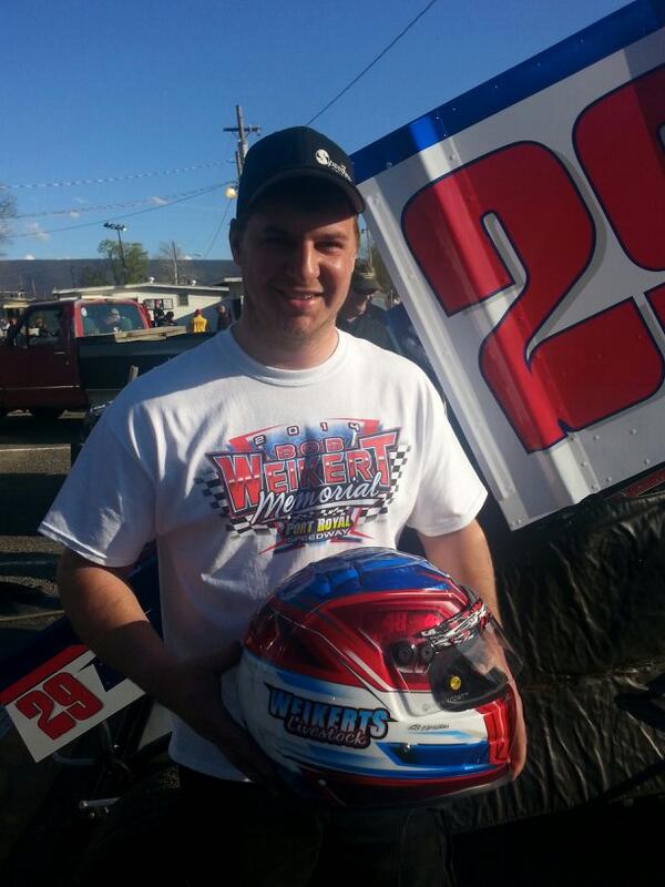 CRPaint's tweet photo. Danny Dietrich with his new Weikert Livestock tribute helmet for the Bob Weikert memorial http://t.co/s6AtcmVXf8