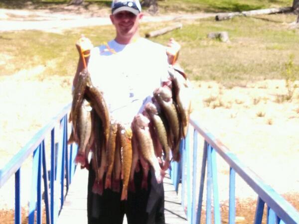 sheck26's tweet photo. @Southosfinest84 @jenkijeff what a nice day of slaying fish http://t.co/K1fdCmATBF