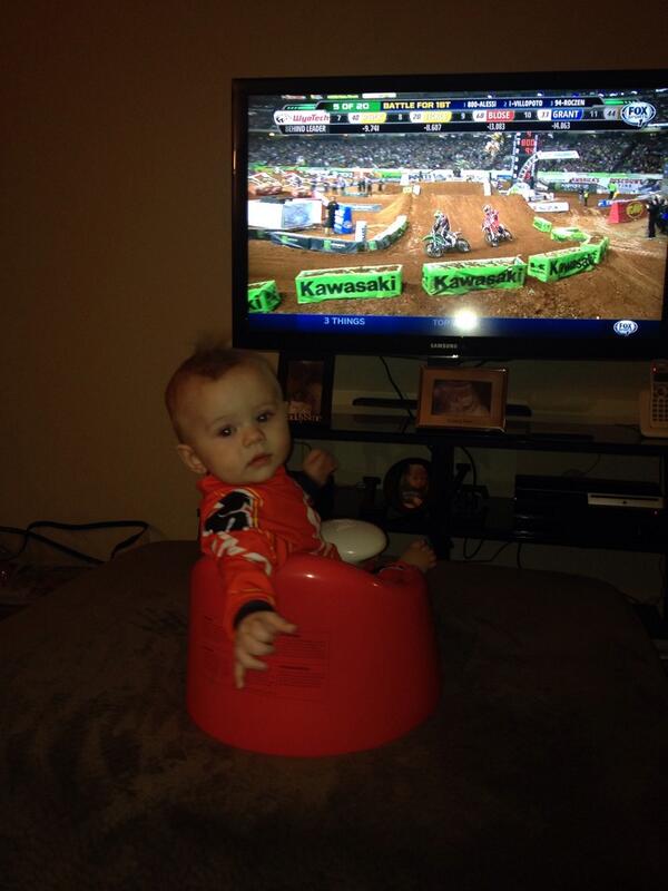 SKirk1014's tweet photo. Watching supercross at grandpas while mom and dad are at MetLife stadium! #SXonFOX http://t.co/fFXAGwFRSg
