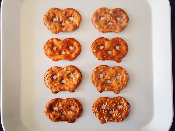 Happy #NationalPretzelDay! Get your snack on! Thanks <a href="/PretzelCrisps/">Snack Factory® Pretzel Crisps</a>
