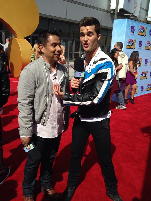 😛 RT <a href="/radiodisney/">RADIO DISNEY</a>: .<a href="/SpencerBoldman/">Spencer Boldman</a> is interviewing <a href="/WhoisErnieD/">Ernie Martinez</a> in the #RDMA Red Carpet! #RDMAs