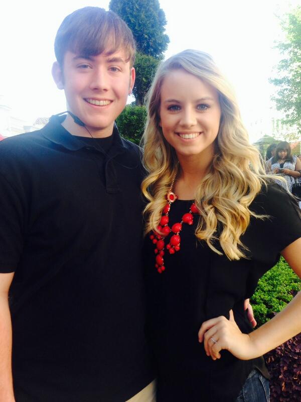 24sondra's tweet photo. Cute couple!!! http://t.co/WQrjZBmVnn