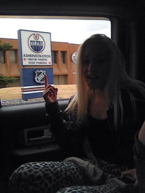 TeamVectorr's tweet photo. We're running out of catchy hashtags #GoOilers #heyheyTampaBay #roadrally2014 http://t.co/XXAC5CIPw3