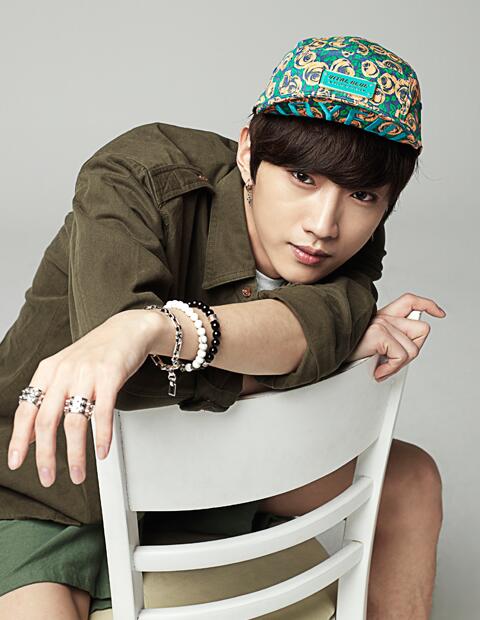 fxsul94's tweet photo. Ganyantai ih ganteng nya http://t.co/kC76OizxgA