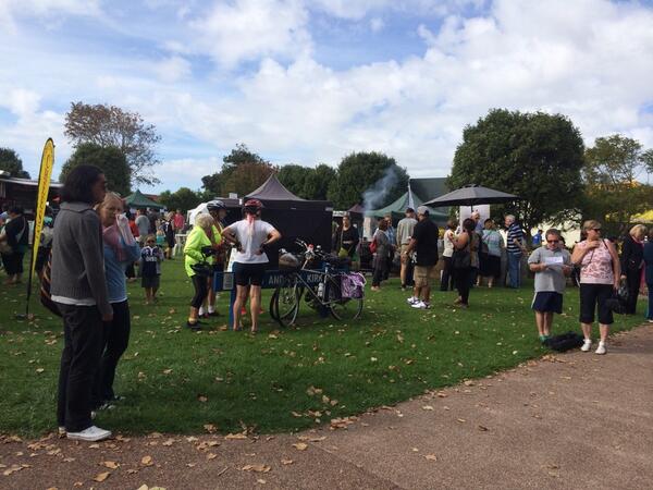 MangereBridge_'s tweet image. #MangereBridge food &amp;amp; wine festival - if you're not here you're missing out!