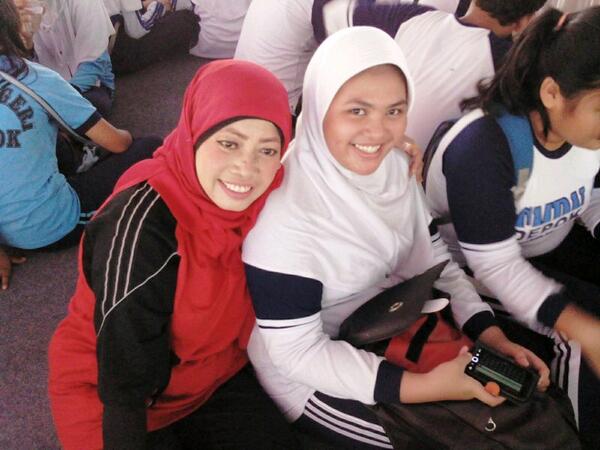 SMPNEGERI1DEPOK's tweet image. Humas SMPN I DEPOK dampingi sswa acr mecahkn rekor muri mkn somay trbnyk dlm rngka HUT KOTA DEPOK ke-15 mggu 27-4-&apos;14