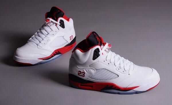 gameofshoes's tweet photo. Fire Red 5's are indeed fire🔥🔥 http://t.co/T3pIIRUeIk