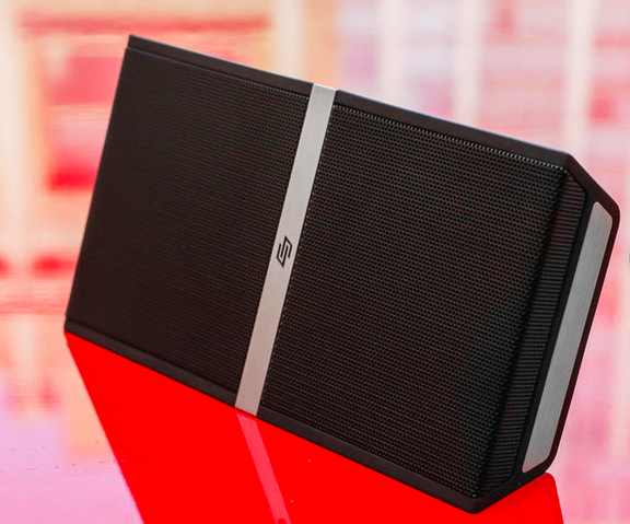CNET's tweet image. Transit by Soen: @DavidCarnoy reviews the slickest Bluetooth speaker you've never heard of cnet.co/1iT08LN