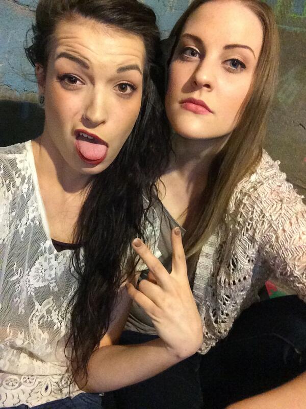 Coltsy17's tweet photo. One big room full of bad bitches @smellykelly__ #twitterlessmiranda http://t.co/Pja2b99hiT