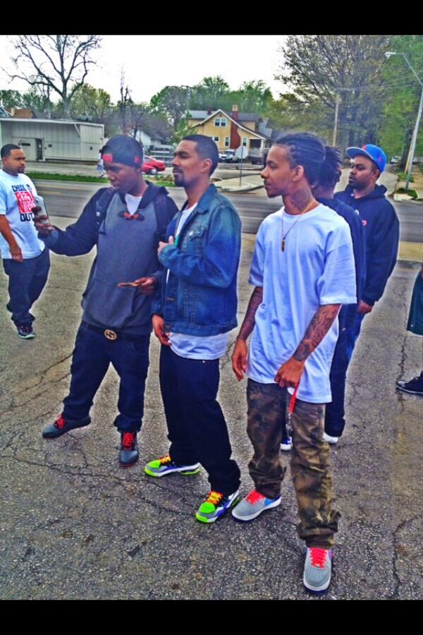 livewirebroski's tweet photo. Fuckin wit #joeblow #checkarealniggaout http://t.co/TDyI2Pg6N8
