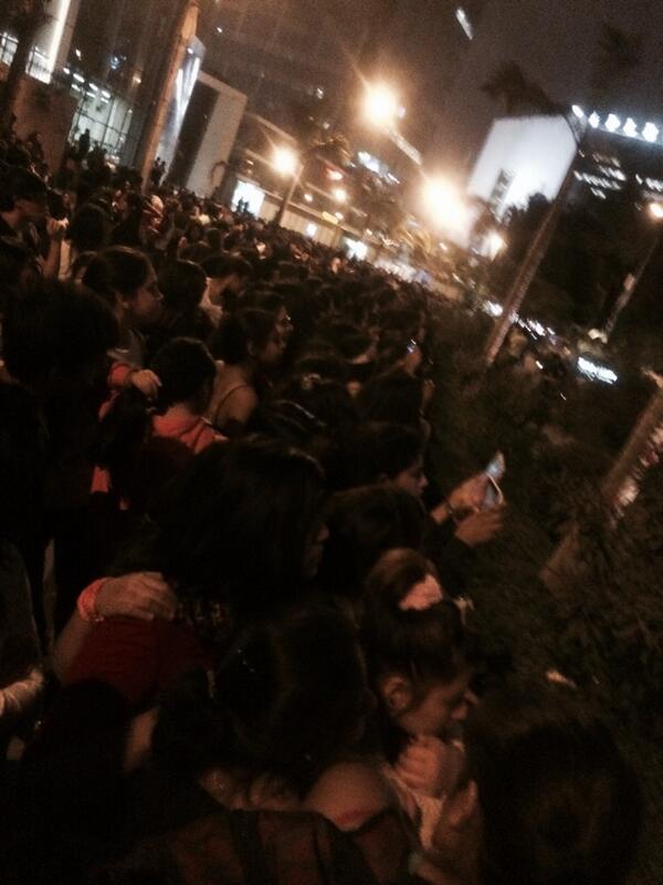 mirrorhours's tweet image. #OneDirectionEnPeru #1D #Peru @Harry_Styles @NiallOfficial @Real_Liam_Payne @Louis_Tomlinson @zaynmalik ❤️