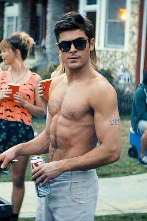 xFloGems's tweet photo. Zac Efron just gets hotter and hotter omg 😍 http://t.co/7eRKoxOCPQ