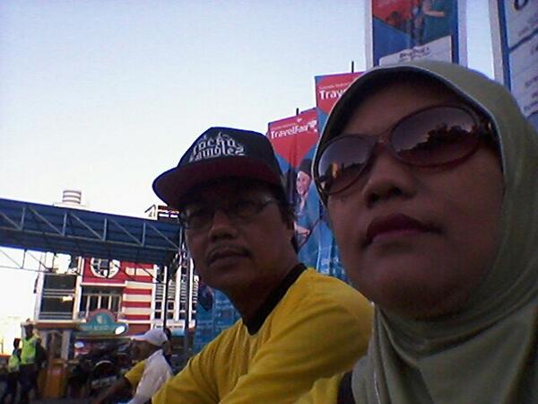 sicuwit's tweet photo. Jalansantai hut tribun bpp (@ e-Walk) http://t.co/NnijXkvKRC http://t.co/dJEe1njT5k