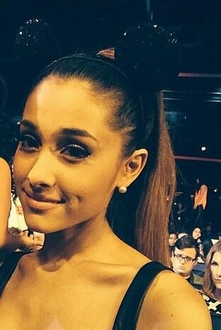 alisonpeters_'s tweet image. #ProblemTomorrowAtMidnignt ❤️
#2014WorldTourPlease ❤️