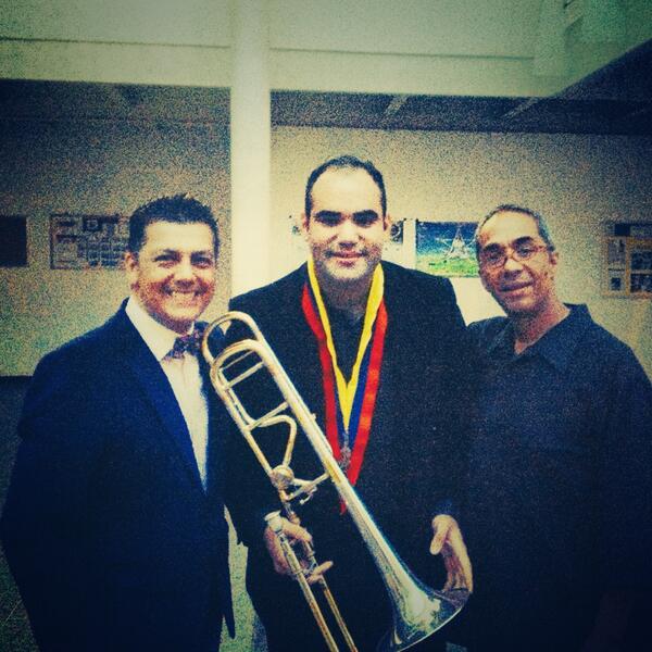 trombonomam's tweet photo. Con @naranjoguajeo y @dsomaroo grandes maestros... Un placer compartir tarima con ustedes en la @OrqAfrocaribena http://t.co/W4u2PnEnjc