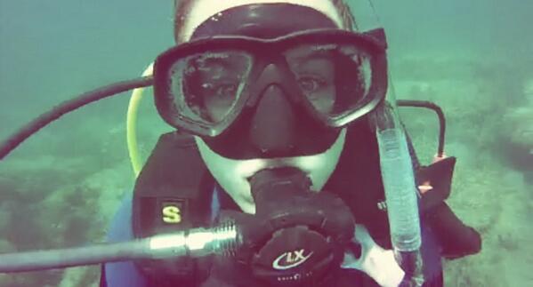 KalliBoBalli's tweet image. Took my @GoPro in my first dive experience #cheatdeath