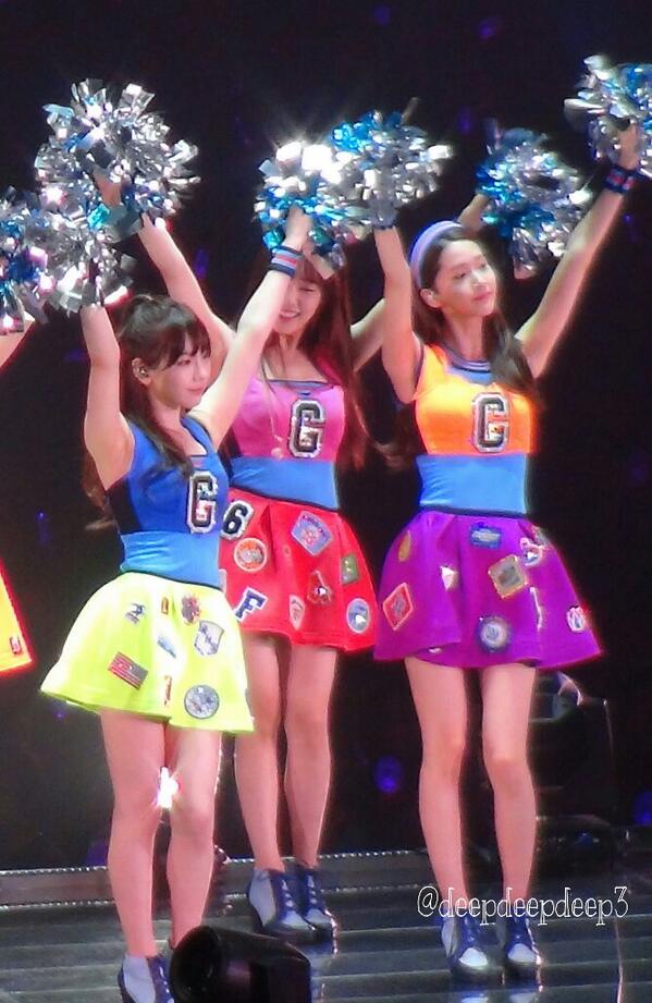 [PIC][26-04-2014]Hình ảnh mới nhất từ Tour diễn vòng quanh Nhật Bản thứ 3 - "LOVE&PEACE" của SNSD - Page 2 BmMrY5fCYAA1MEP